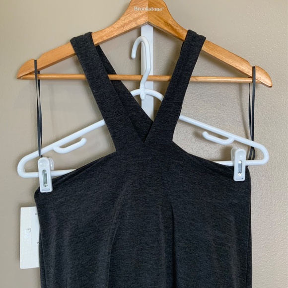 GafFit Crossover Keyhole Athletic Tank - Picture 6 of 16